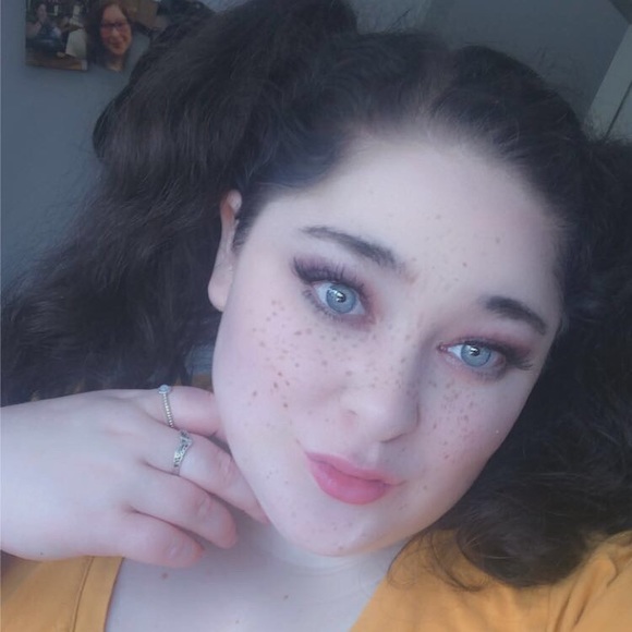 Meet your Posher, Lauren - Picture 1 of 1